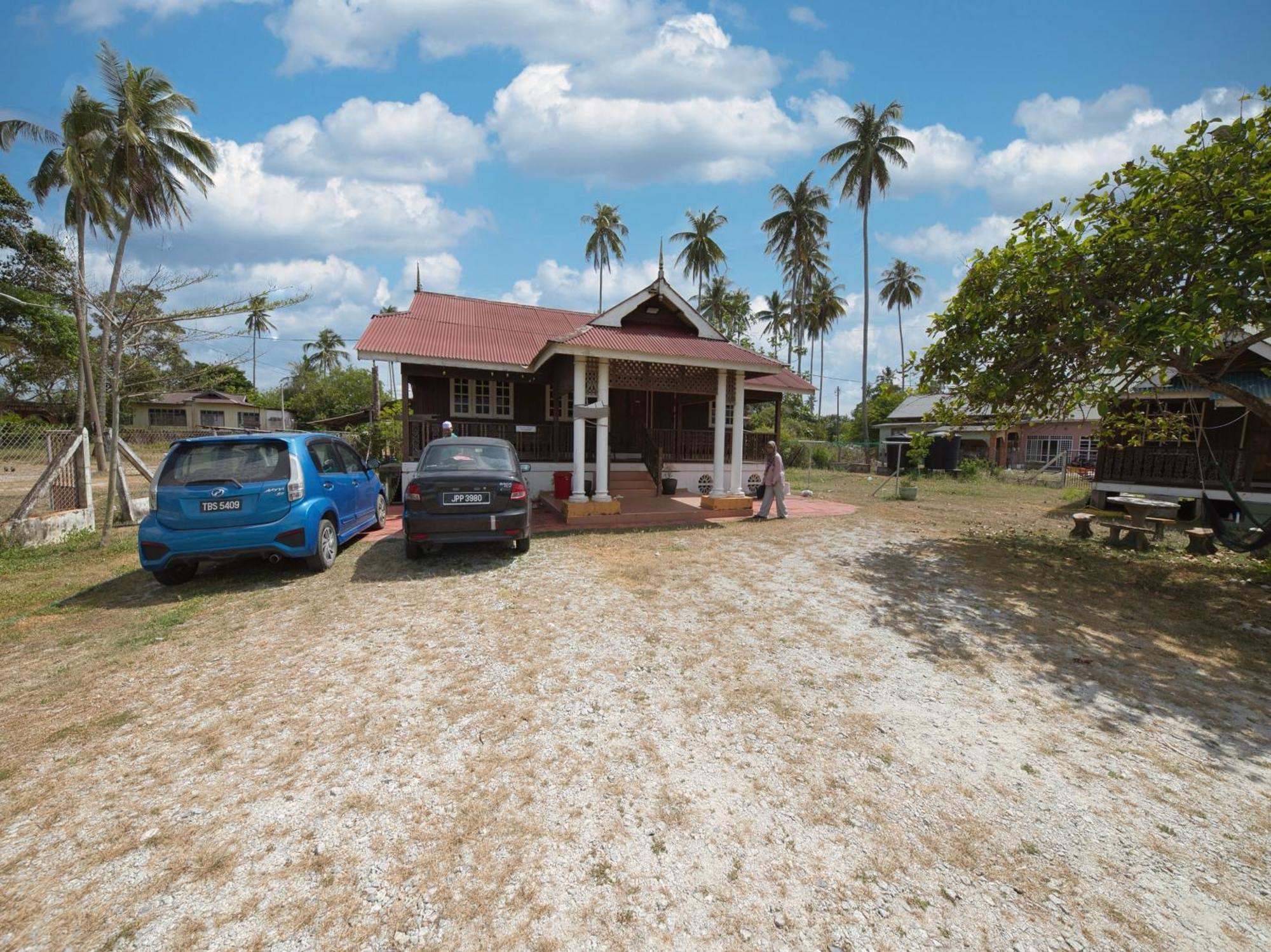 Oyo 90968 Teratak Samuderakita, Chalet & Guesthouse Kampong Gong Badak Exterior foto